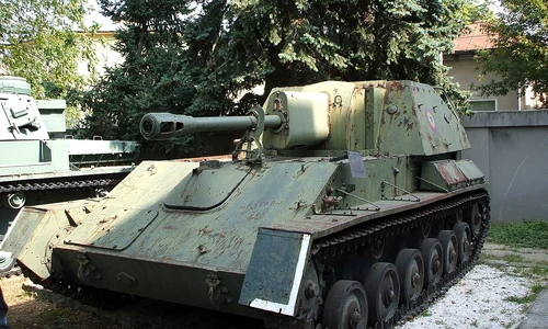 Autotun SU-76 expus la Muzeul Militar Național  „Regele Ferdinand” din București (© Mircea87 / Wikimedia Commons)