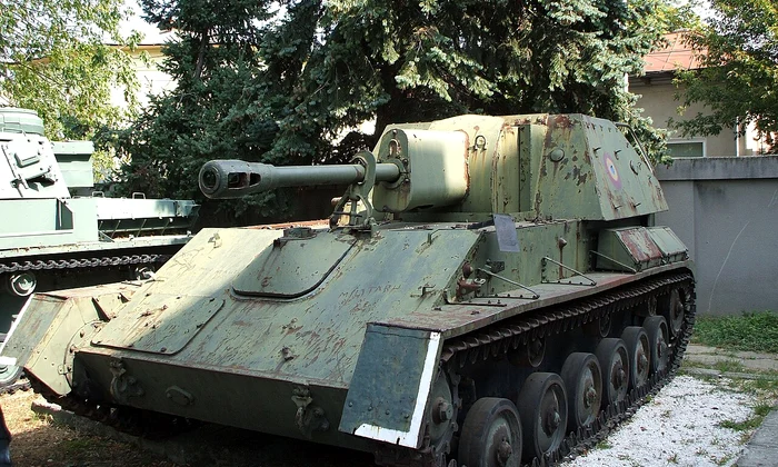Autotun SU-76 expus la Muzeul Militar Național „Regele Ferdinand” din București (© Mircea87 / Wikimedia Commons)