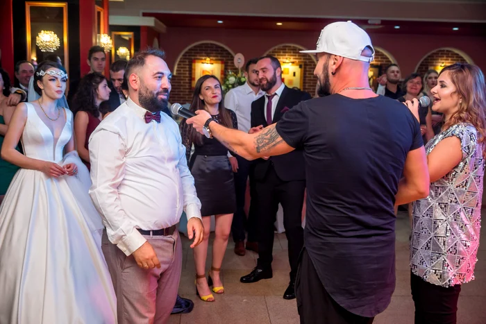 Nick de la N&amp;D și colega lui de trupă au făcut show la nuntă