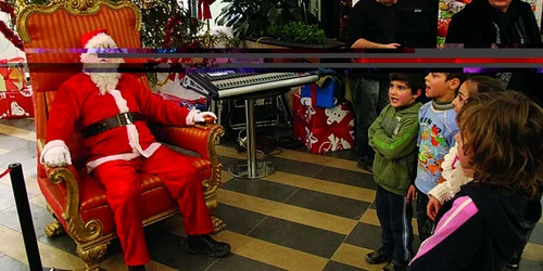 Moş Crăciun a ascultat poeziile copiilor