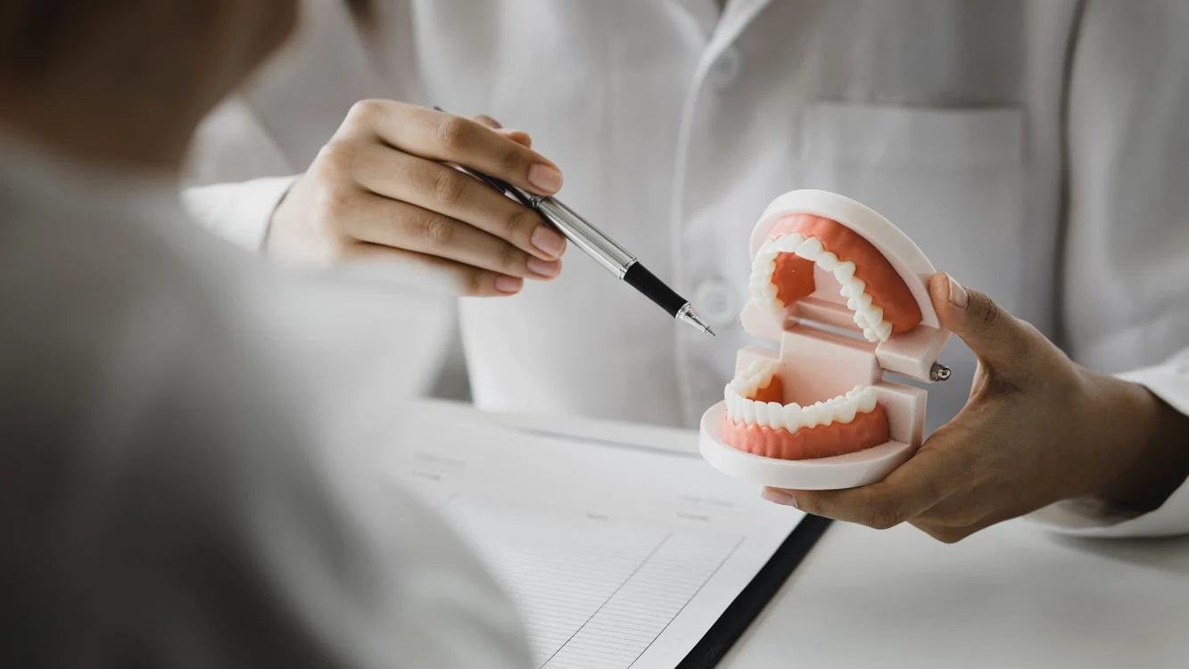 cat dureaza un implant dentar i ce presupune fiecare etapa a tratamentului7 jpg