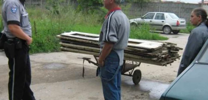Timişoara: Au furat uşi de tramvai pentru a le vinde la fier vechi