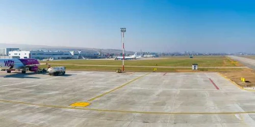 platforma de stationare a avioanelor  cluj foto cj cluj