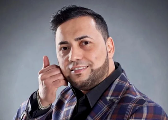 
    Manelistul este în culmea fericirii, iar tânăra mămică se simte excelentfoto: arhiva personală  