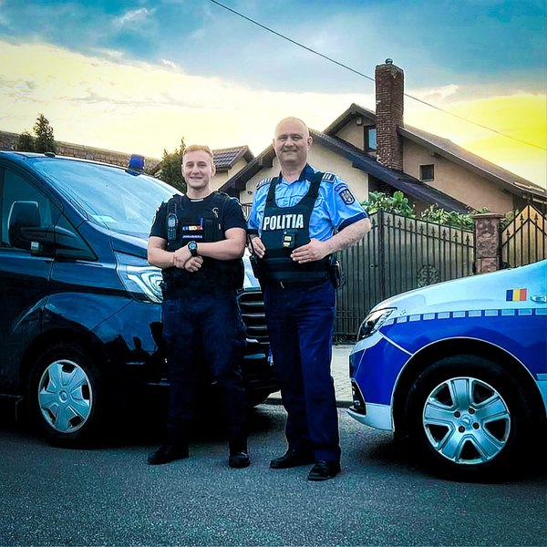 Un bărbat care se spânzurase, salvat de un polițist și un jandarm. În aceeași zi, au găsit și o fetiță care se rătăcise