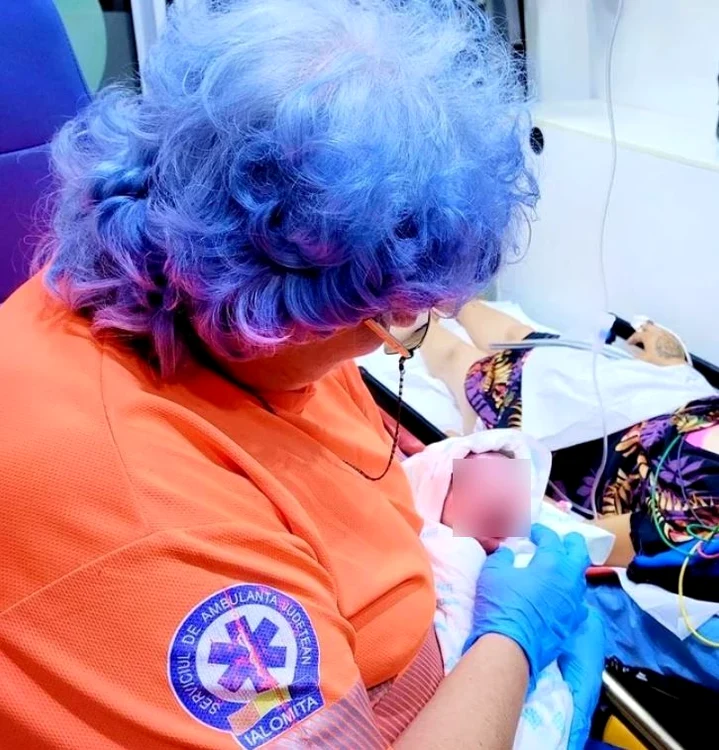 Tânăra de 24 de ani a născut pe trotuar, în fața spitalului