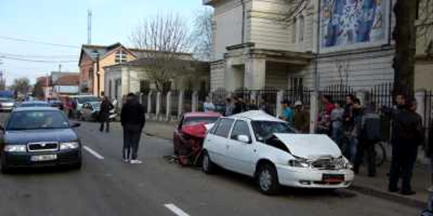 Trei dintre maşinile implicate în accident