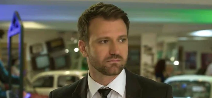 
    Marius Marin îi cântă fiicei sale de 6 ani și jumătateFoto: arhivă personală  