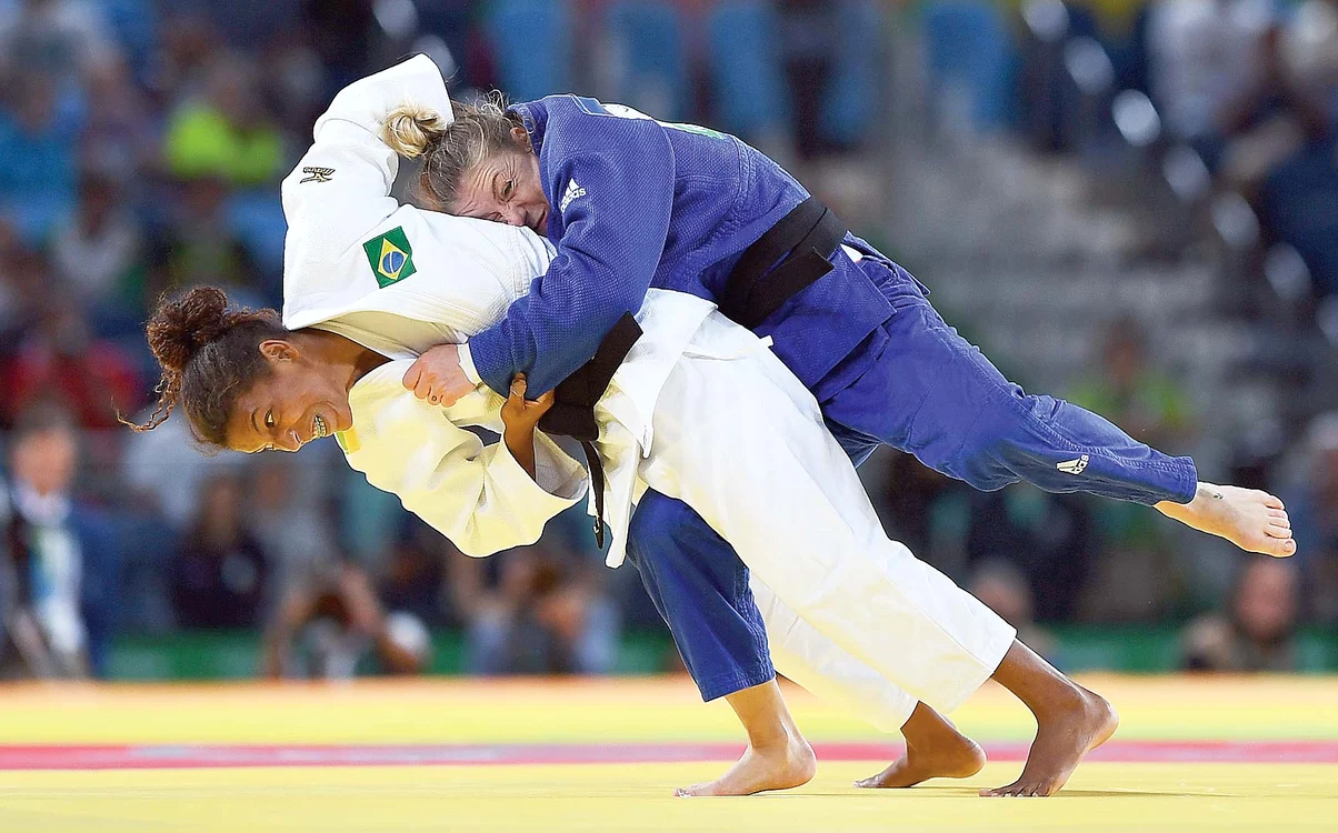 
    Corina Căprioriu a fost  învinsă în semifinale  de viitoarea  campioană olimpică   