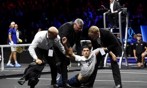 Un protestatar și-a incendiat brațul la Laver Cup FOTO EPA-EFE