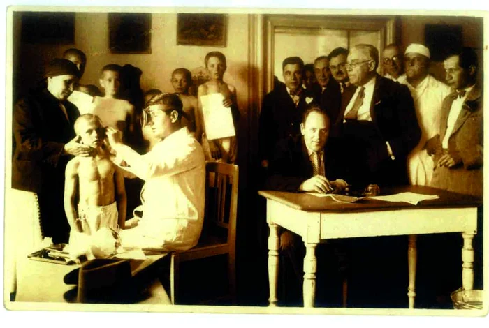 Imagine din dispensarul de la Orlat, din anul 1933 - Foto arhiva personală Ioan Părean