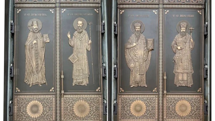 Ușile de la Catedrala Neamului din București