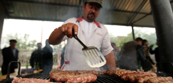 
    Adio, mititei la grătar!  