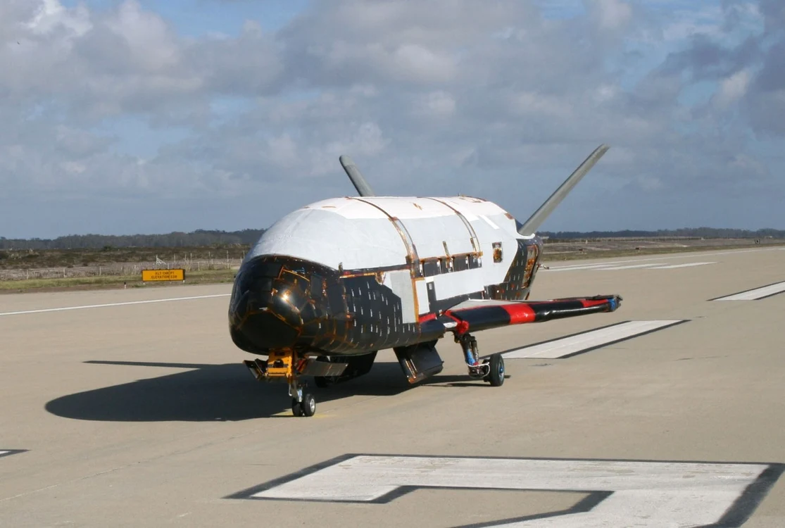 Boeing X-37B este o dronă spaţială FOTO Wikimedia