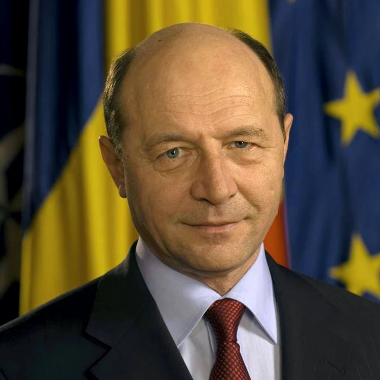
    Preşedintele Traian Băsescu trece prin cea mai grea perioadă a carierei sale politiceFOTO Facebook  