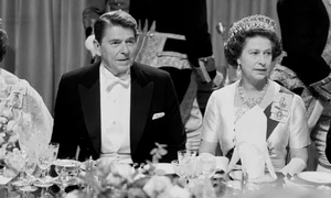 Regina Elisabeta a II a și președintele Ronald Reagan în 1982   GettyImages 1126078447 jpg