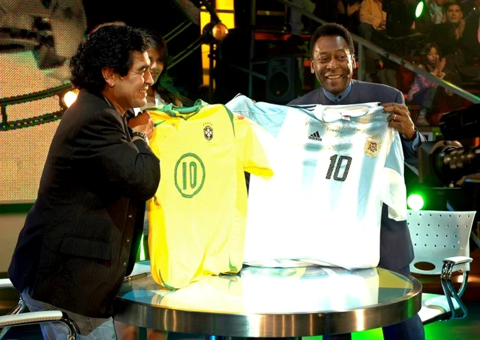 
    Pele și Maradona, în urmă cu 15 aniFOTO: EPA  