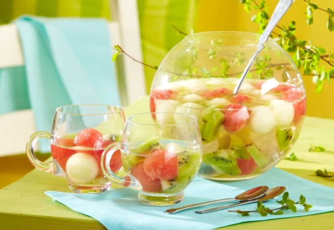 
    Prepară un punch răcoritor!clickpoftabuna.ro  