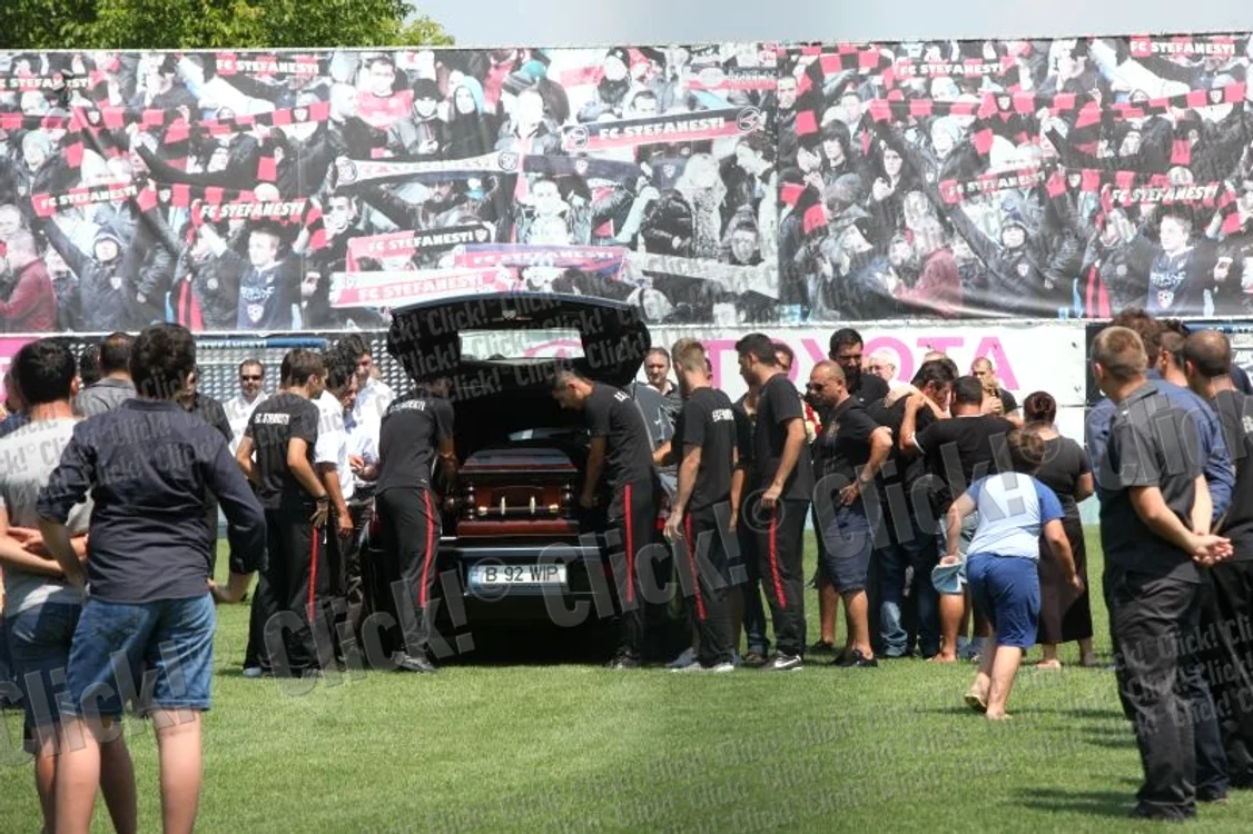 Înmormântarea lui Nae Nicolae (Foto: Sever Gheorghe)