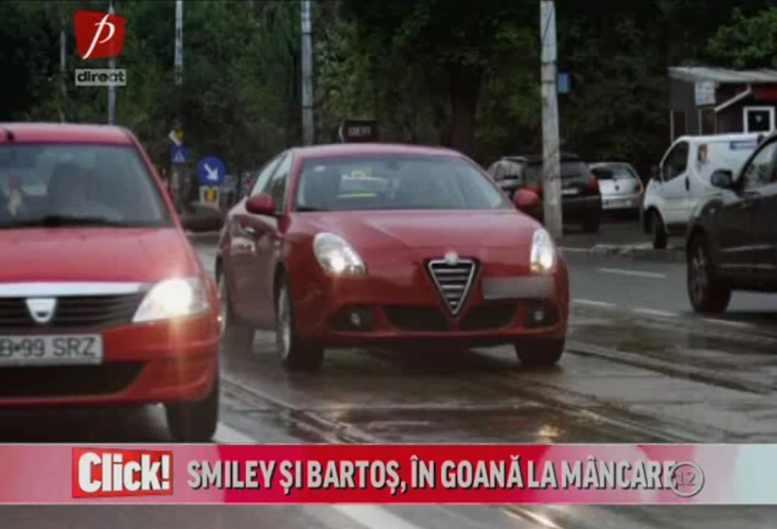 
    Smiley împreună cu şoferul său au făcut slalom printre maşinile din trafic FOTO Prima TV  