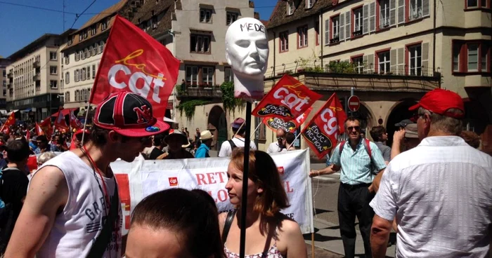 Proteste la Strasbourg fata de proiectul de lege privind piata muncii FOTO Twitter @SoDeAraujo