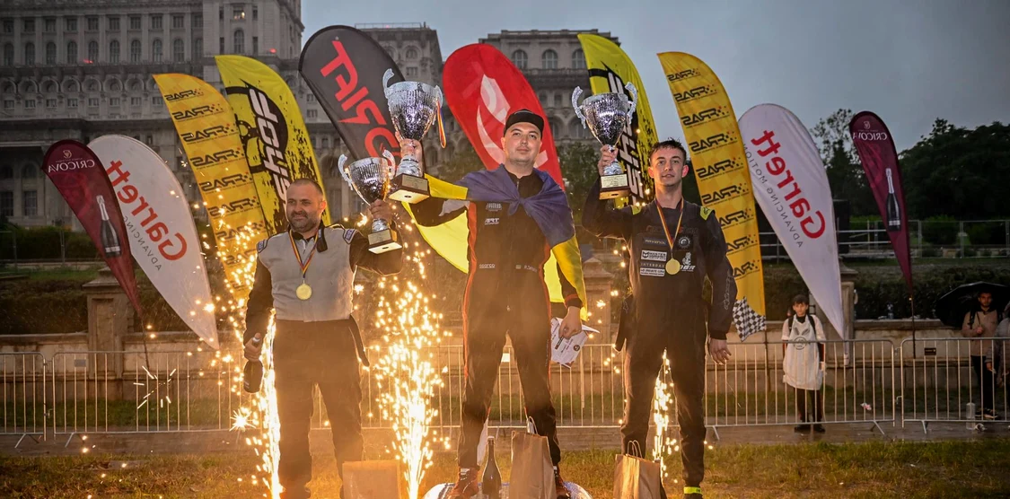 Podiumul de concurs