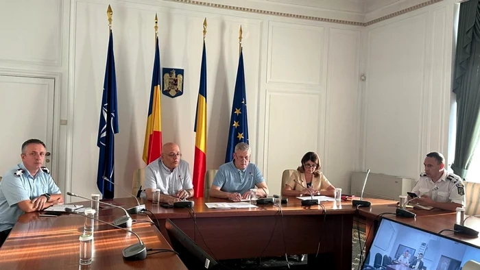 Au fost anunţate măsuri suplimentare în videoconferinţa de la sediul MAI. Sursă foto: MAI 