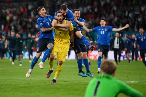 După ce a apărat șutul lui Saka, Gianluigi Donnarumma nu și-a dat seama pe moment că Italia e campioană europeanăFoto: Guliver / GettyImages