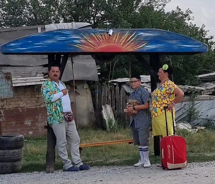 Auraș a plecat de la Bobiță cu un braț de cărți FOTO: arhiva personală Andrei Dumitrescu