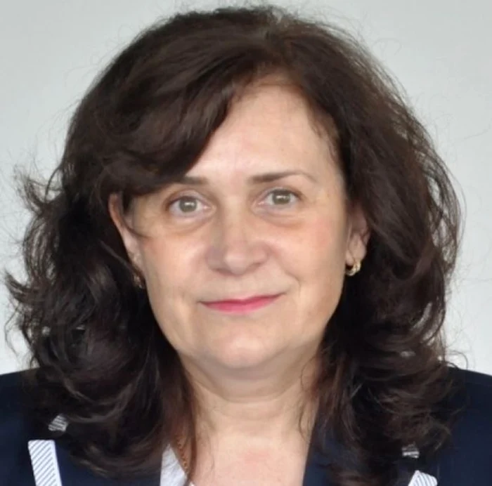 
    Lavinia Săniuță este audiată în calitate de martor (Credit foto: ph-online.ro)  