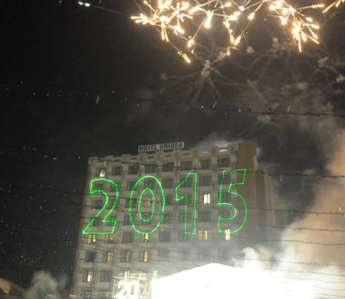 Spectacolul de lasere şi artificii din Piaţa Unirii FOTO: Facebook
