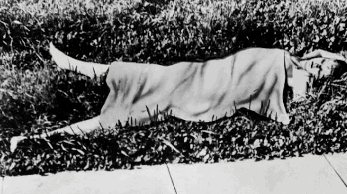 Trupul lui Elizabeth Short a fost tăiat în două