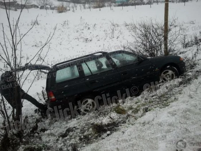 Iarna în România, coşmarul şoferilor, bucuria copiilor.