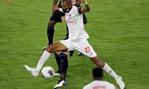 jucator cu masca jpeg