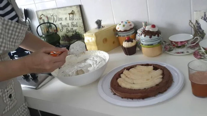 Andreea Marin în bucătărie