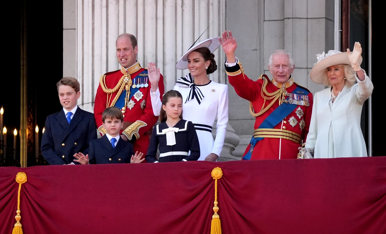 Charles, Camilla, Charlotte, Kate, William, George, Louis, Profimedia jpg
