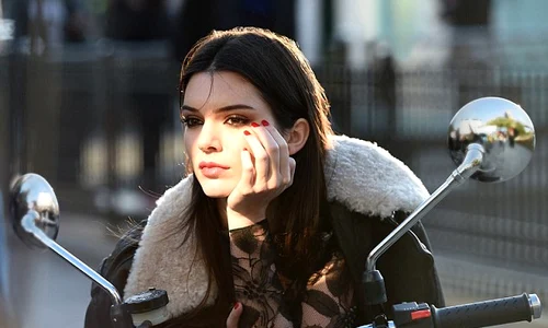 233befe700000578 2839353 influential it was only days ago that kendall jenner was reveale 23 1416325799620 jpeg