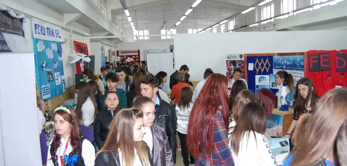 Aproape 443.000 de acţionari ai societăţilor comerciale din România sunt femei