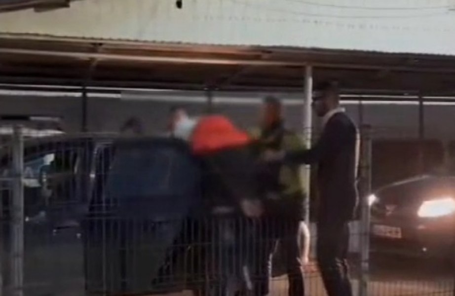 Trei bărbaţi, reținuți pentru viol. Au fost filmaţi în timp ce întreţineau relaţii sexuale cu o femeie într-un bar