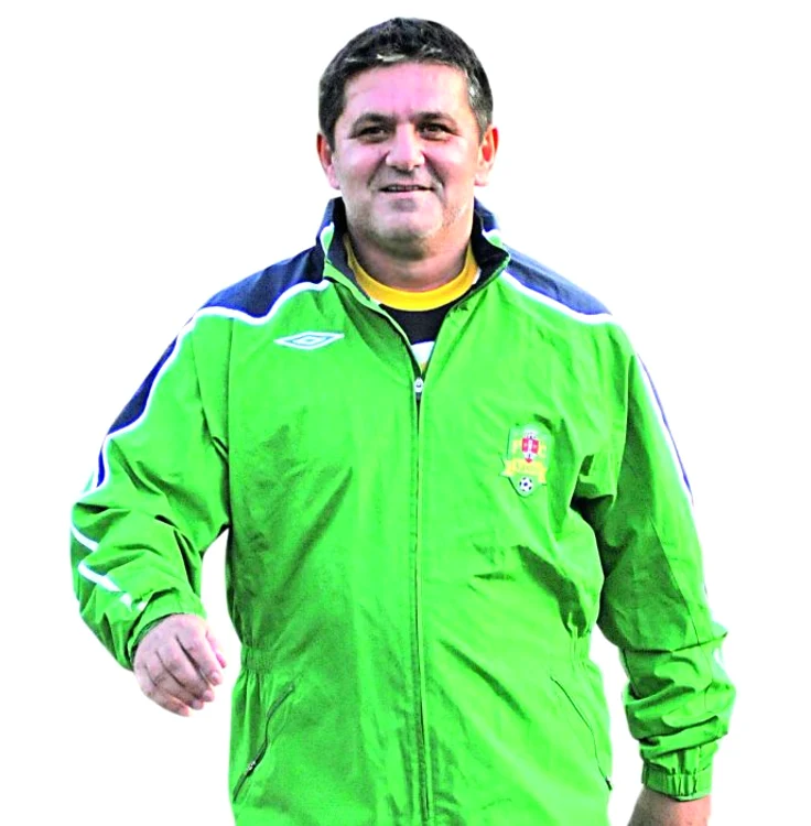 
    Marius Lăcătuş  