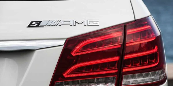 Mercedes-Benz E63 AMG 21