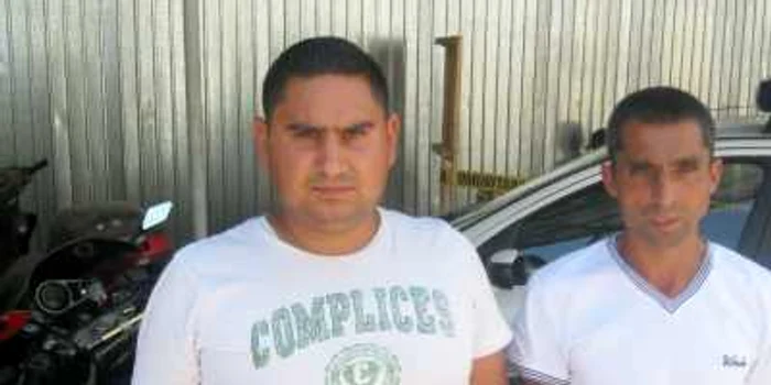 Cei doi au fost prinşi la cerşit. Foto: Poliţia Locală