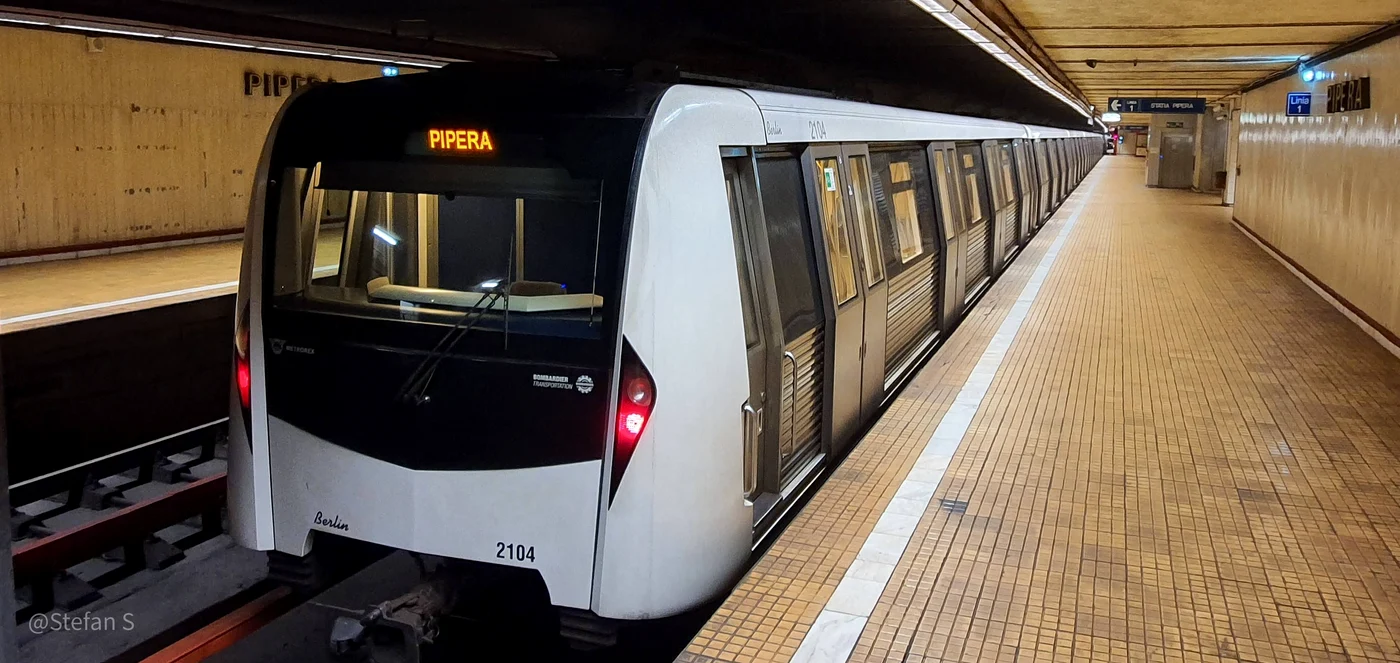 Metrou alb în stație