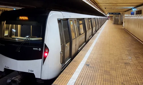 metrou in statie 0 jpeg
