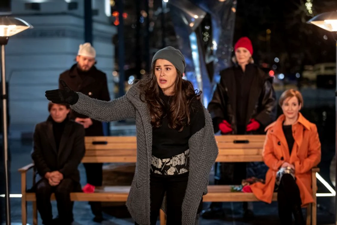 Miercuri seară am fost la teatru!   „Două liniuțe”, pe scena online de acasă jpeg