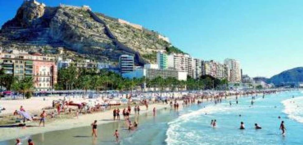 Oaza de relaxare la preț accesibil! Lista completă a localitățile din Spania unde se vând cele mai ieftine case pe plajă