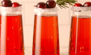 1 cocktail din sampanie cu frigarui de fructe dragobete jpg jpeg