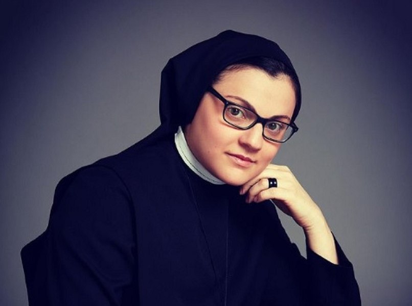 Cum arată acum călugărița care a câștigat Vocea Italiei în 2014. Noul look este uimitor FOTO