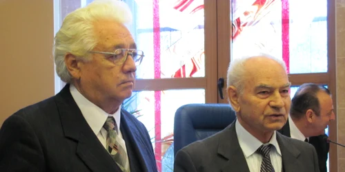 Victor Blănuță (stânga) și Petre Zaharioaia