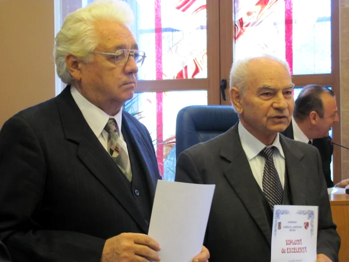 Victor Blănuță (stânga) și Petre Zaharioaia